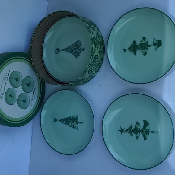 Boston Warehouse Green Porcelain Plates Set - Picture 2 of 7